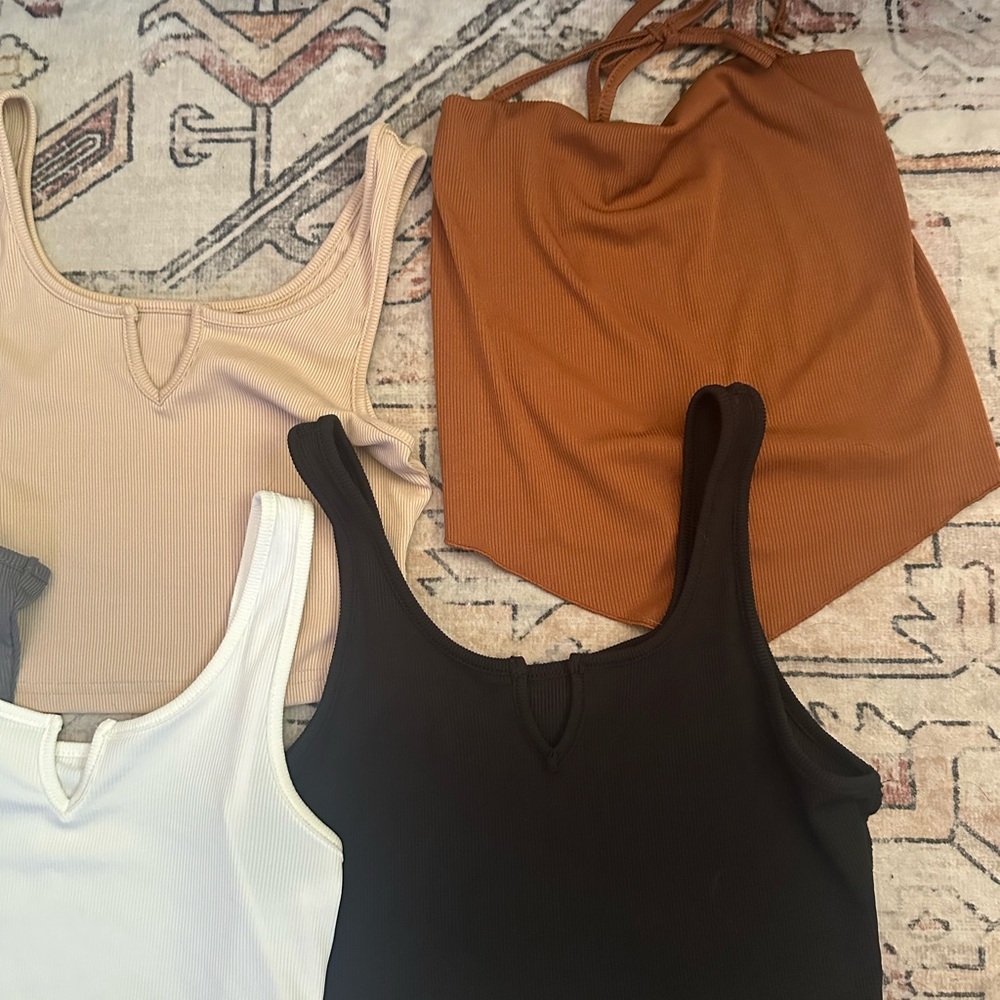 SHEIN tank bundle - Picture 3 of 3